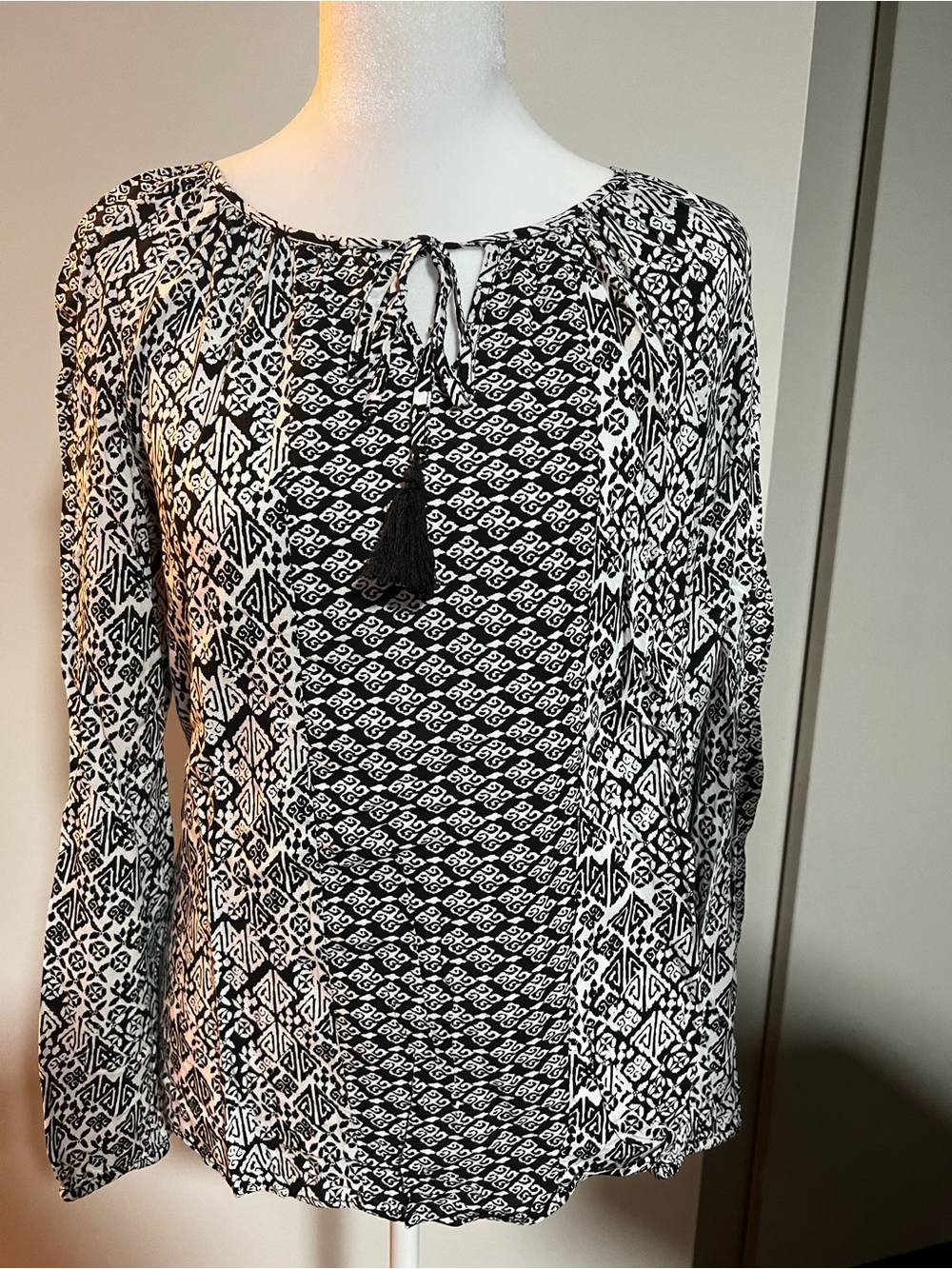 Faded Glory Black & White Geometric Tassel-Tie Long Sleeve Dress